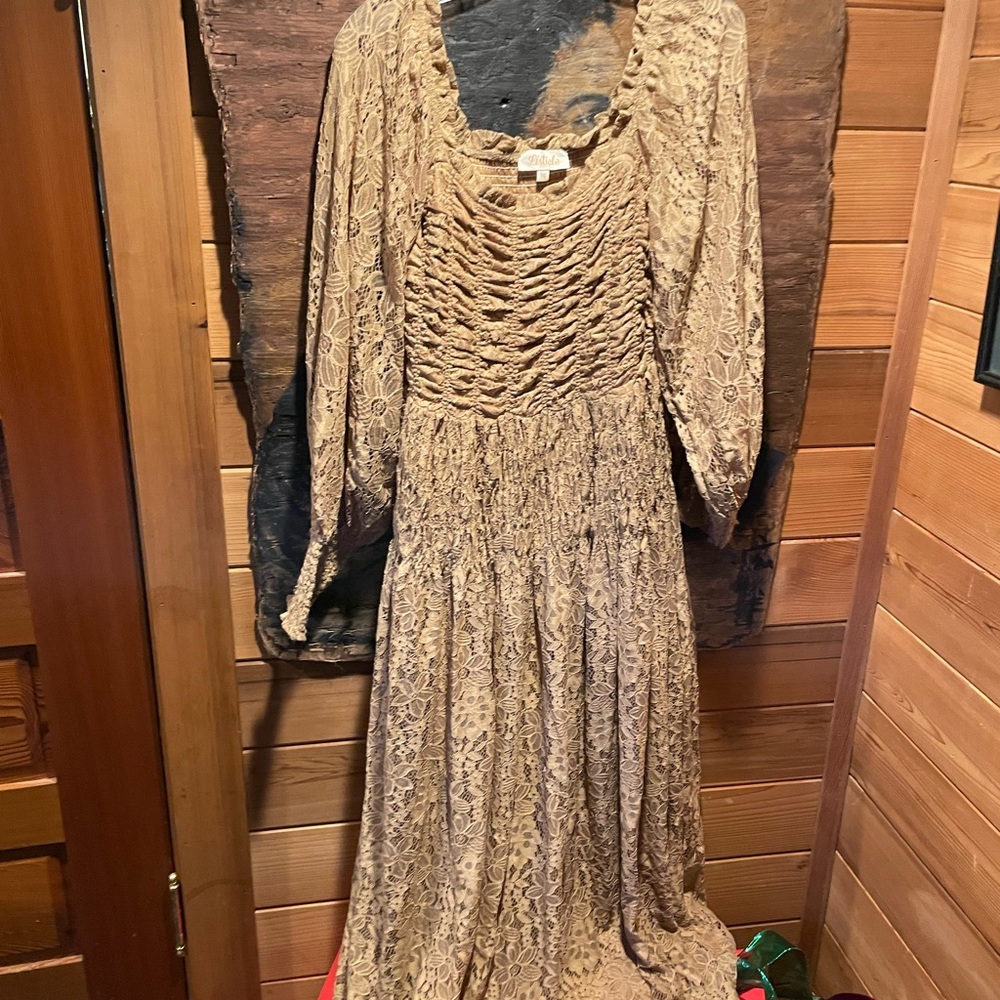 Listicle Juliet  Lace Dress